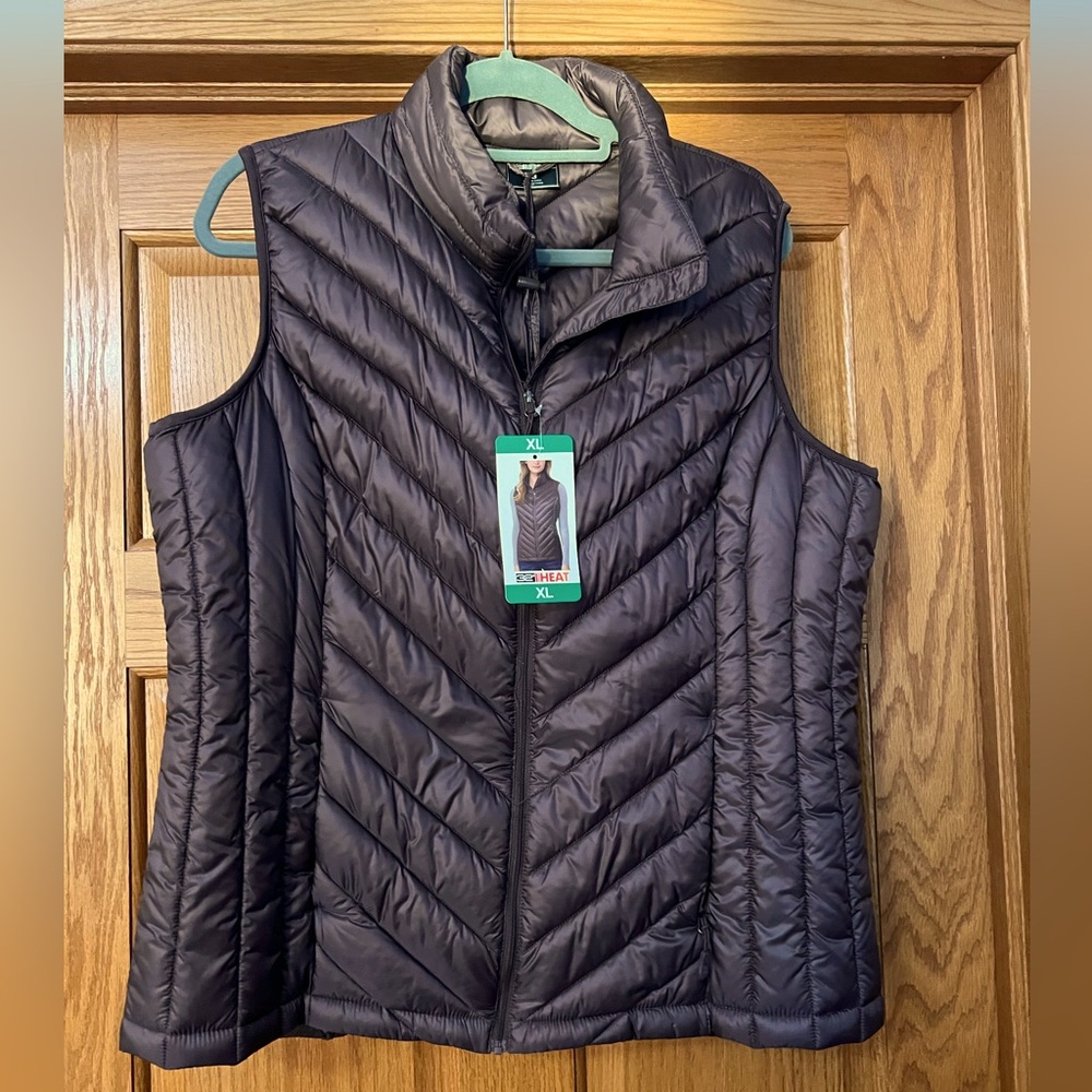 32 degree packable puffer vest, size xl, dusty purple, NWT
